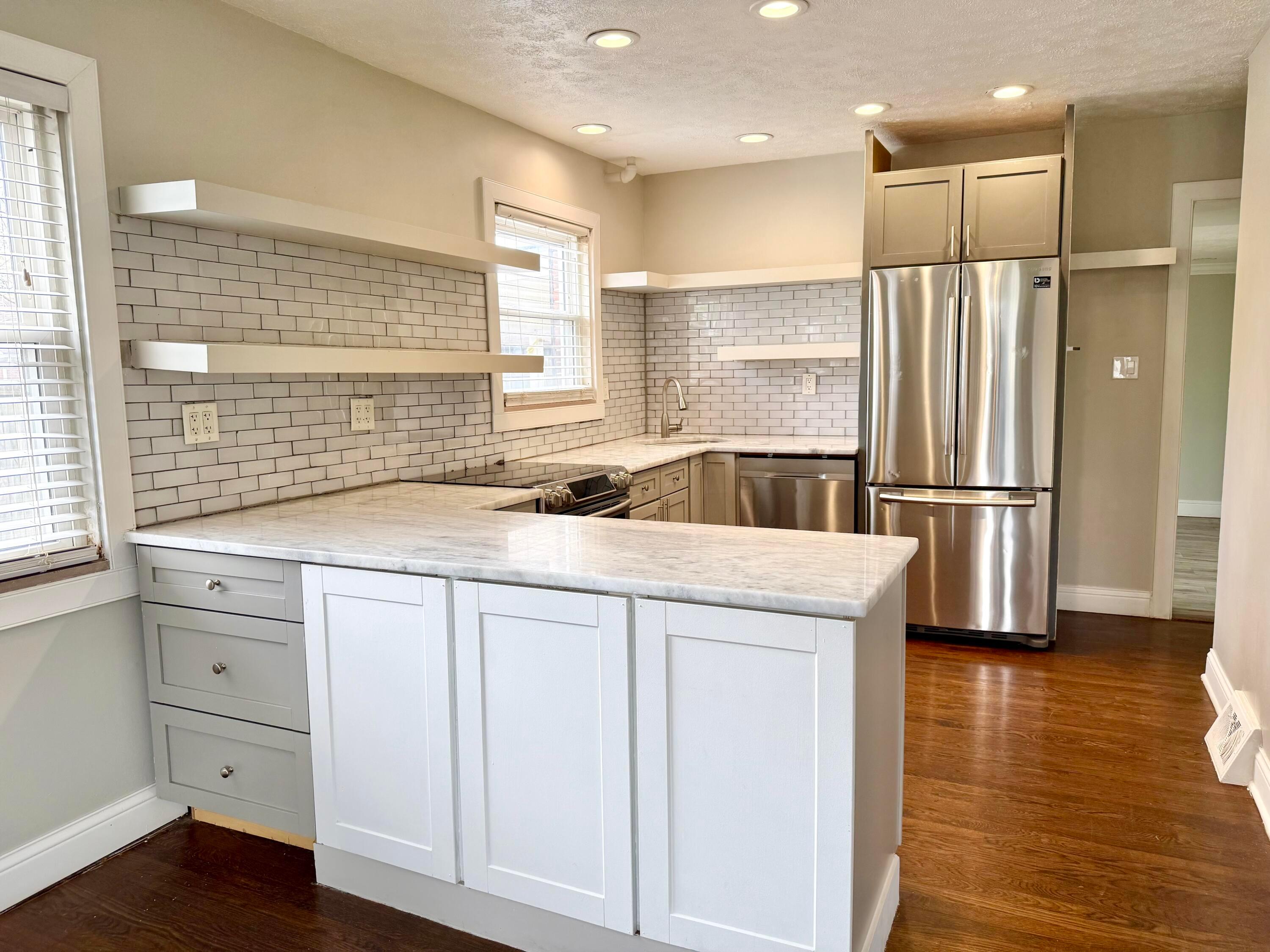 305 Danhurst Road Columbus, OH 43228 - Photo 11 of 39
