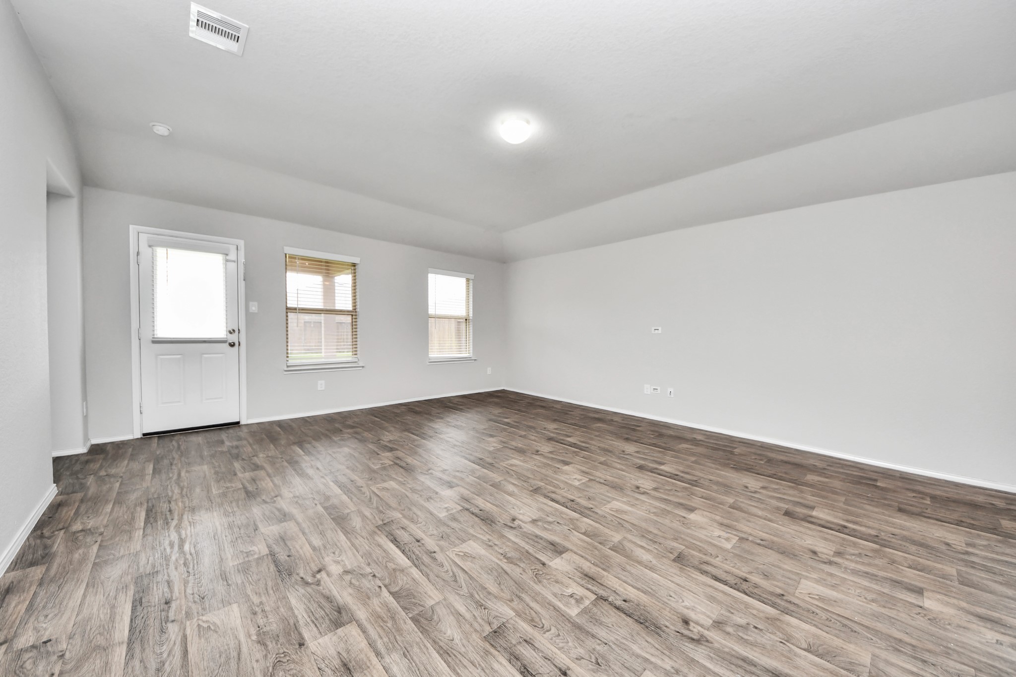8302 Rose Petals Lane Rosharon, TX 77583 - Photo 40 of 42 Bright and versatile living area