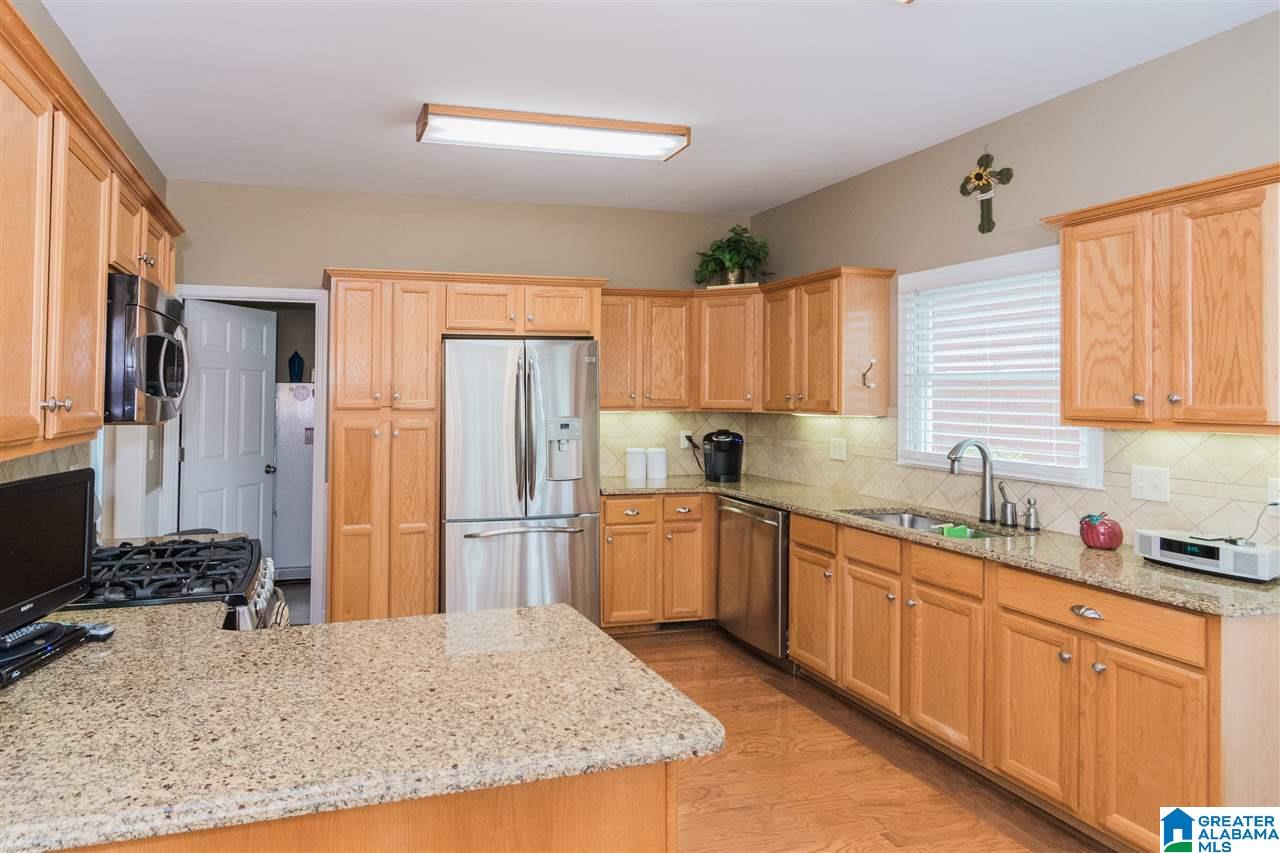 212 Maple Trace Birmingham, AL 35244 - Photo 7 of 41