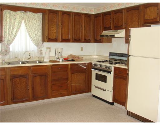391 Moorehead Road Cabot, PA 16023 - Photo 4 of 8 Kitchen.