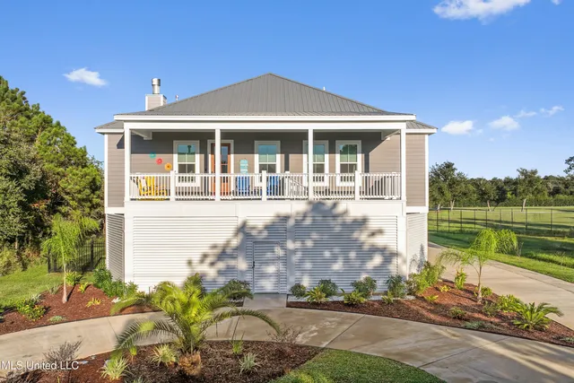 $820,000 | 14 Sherman Avenue, Pass Christian, MS 39571