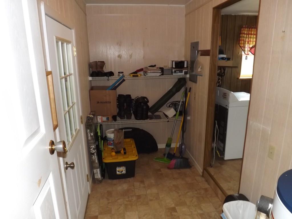 752 Kemmer Road, Unit 5 Spring City, TN 37381 - Photo 4 of 9 starage area