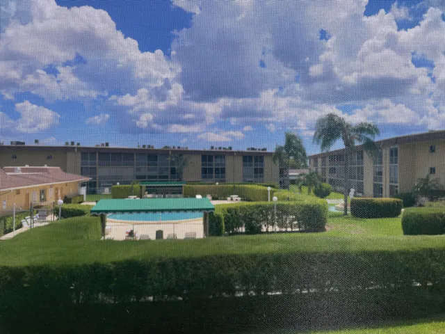 $1,500 | 500 Village Green Circle West, Unit 212, Palm Springs, FL 33461