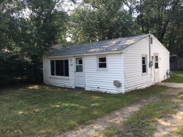1225 Quarterline Road Muskegon, MI 49442 - Photo 1 of 22 1225 quarterline