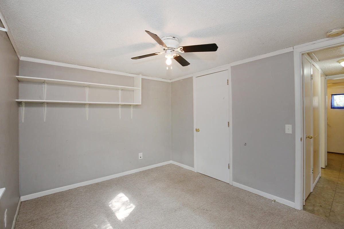 1225 Quarterline Road Muskegon, MI 49442 - Photo 12 of 22 IMG_1292