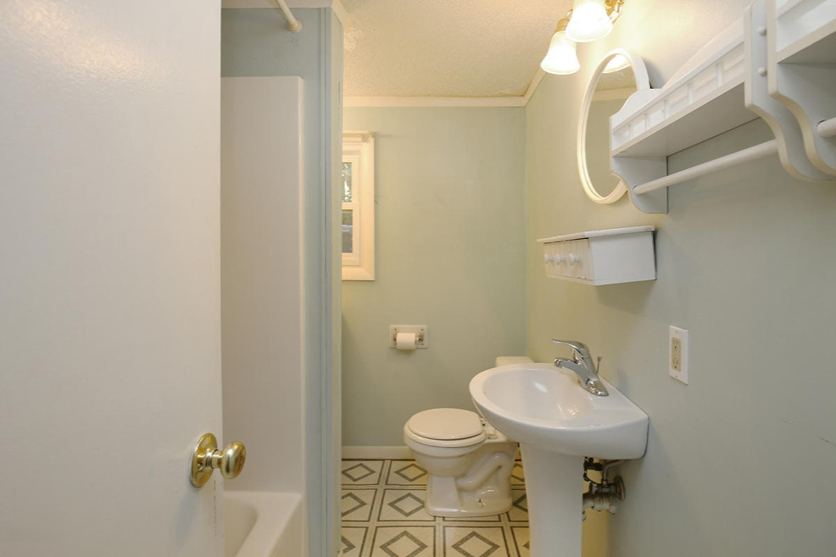1225 Quarterline Road Muskegon, MI 49442 - Photo 13 of 22 IMG_1293