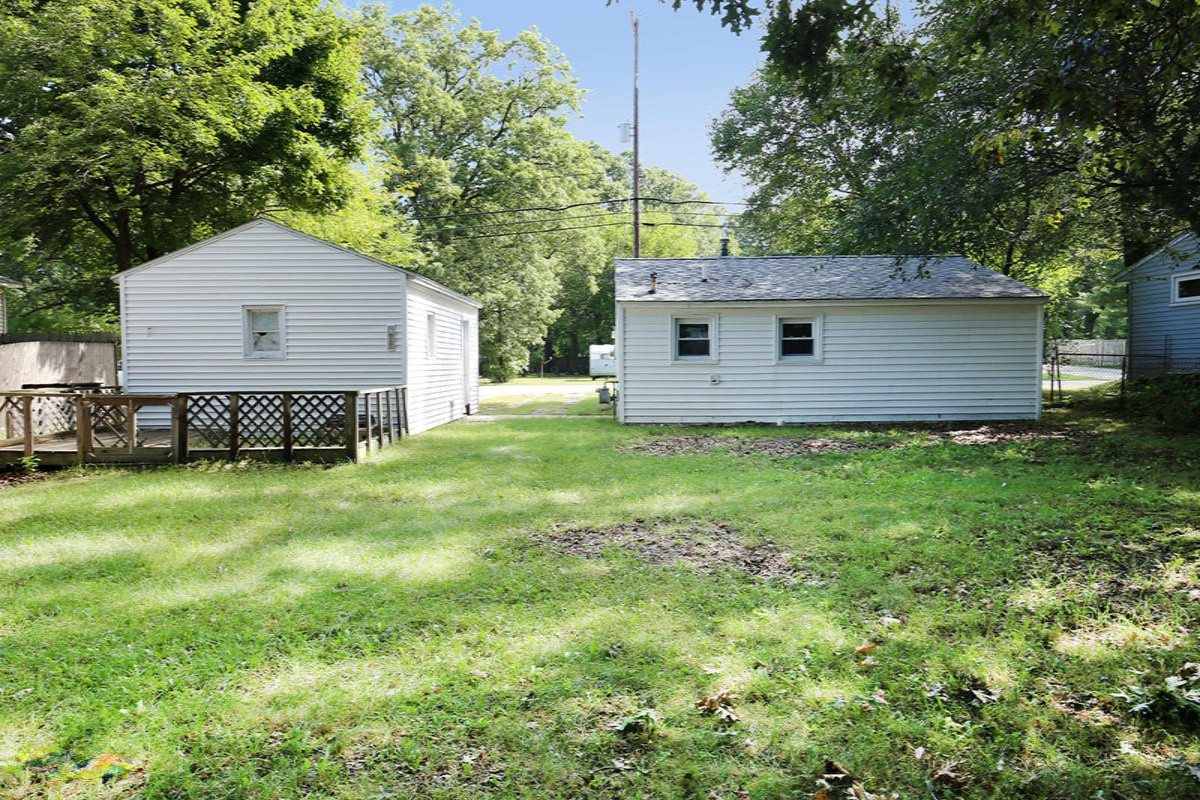 1225 Quarterline Road Muskegon, MI 49442 - Photo 19 of 22 IMG_1306
