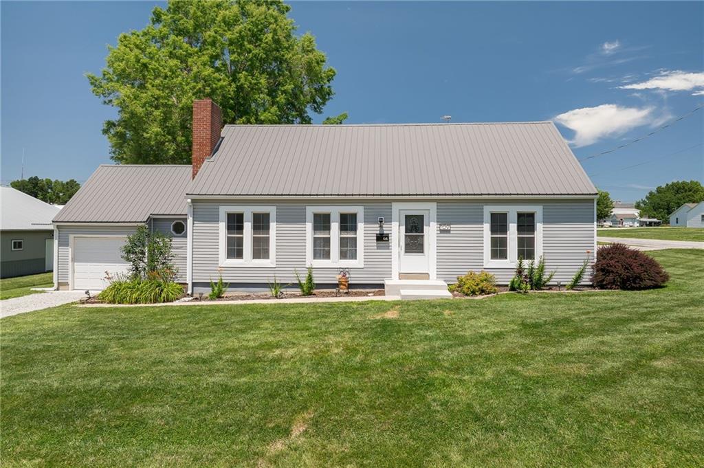109 East Chestnut Street Hamilton, MO 64644 - Photo 1 of 37