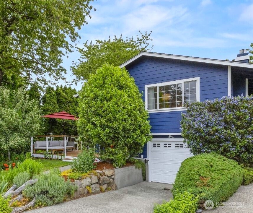 3238 Walnut Avenue Southwest Seattle, WA 98116 - Photo 1 of 40