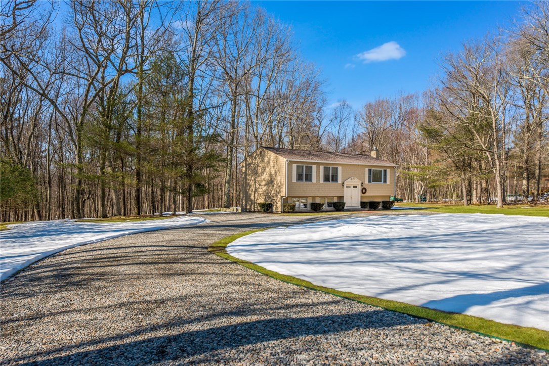 733 Chopmist Hill Road Glocester, RI 02857 - Photo 3 of 29 Gallery Image 3