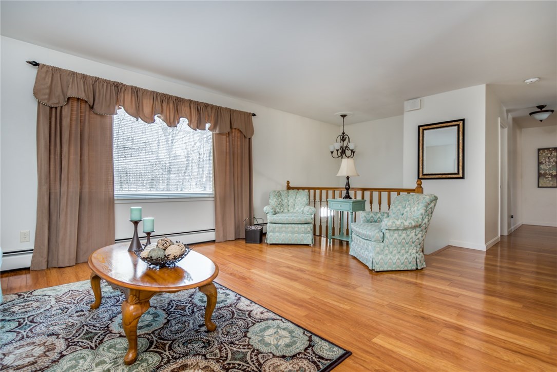 733 Chopmist Hill Road Glocester, RI 02857 - Photo 4 of 29 Gallery Image 4