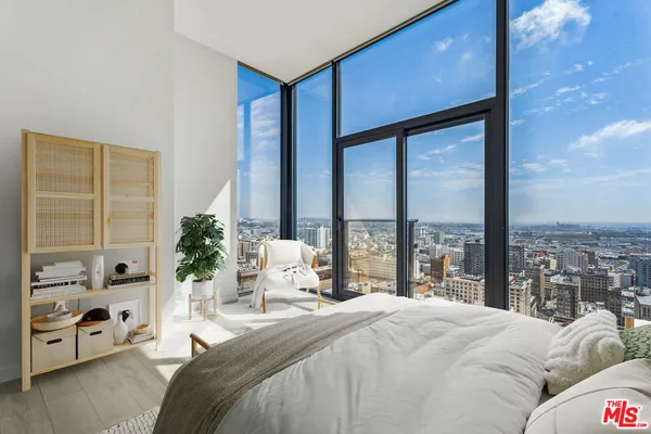 $8,450 | 801 South Olive Street, Unit PH 8, Los Angeles, CA 90014