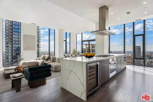 $8,450 | 801 South Olive Street, Unit PH 8, Los Angeles, CA 90014