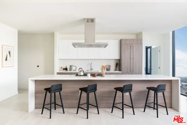$8,450 | 801 South Olive Street, Unit PH 8, Los Angeles, CA 90014