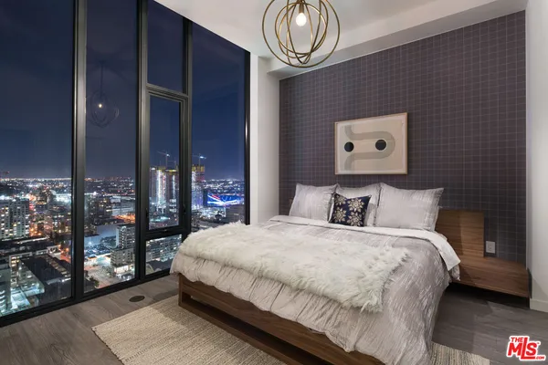 $8,450 | 801 South Olive Street, Unit PH 8, Los Angeles, CA 90014