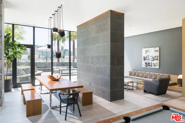 $8,450 | 801 South Olive Street, Unit PH 8, Los Angeles, CA 90014