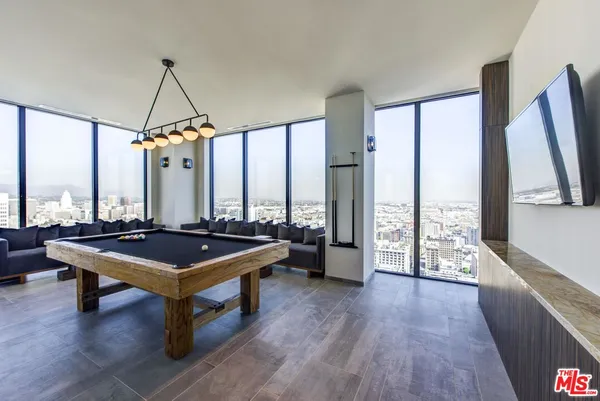 $8,450 | 801 South Olive Street, Unit PH 8, Los Angeles, CA 90014