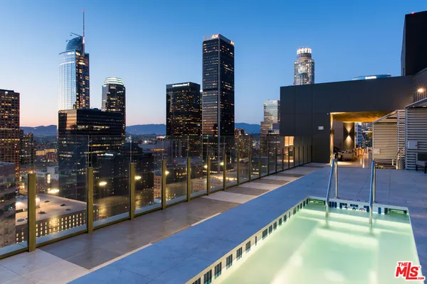 $8,450 | 801 South Olive Street, Unit PH 8, Los Angeles, CA 90014