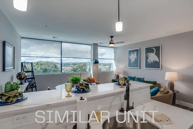 $1,960 | 1230 Elm Street, Unit 102, Manchester, NH 03101