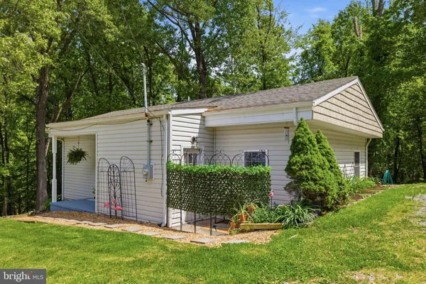$320,000 | 350 Evergreen Lane, Bluemont, VA 20135