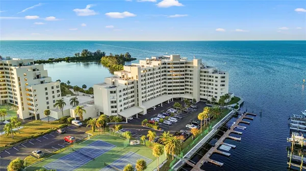 a view of ocean with city view