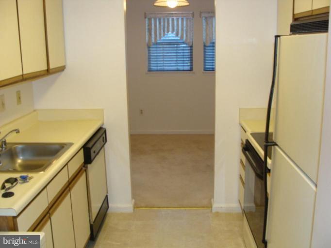8611 Falls Run Road, Unit E Ellicott City, MD 21043 - Photo 3 of 10 Kitchen