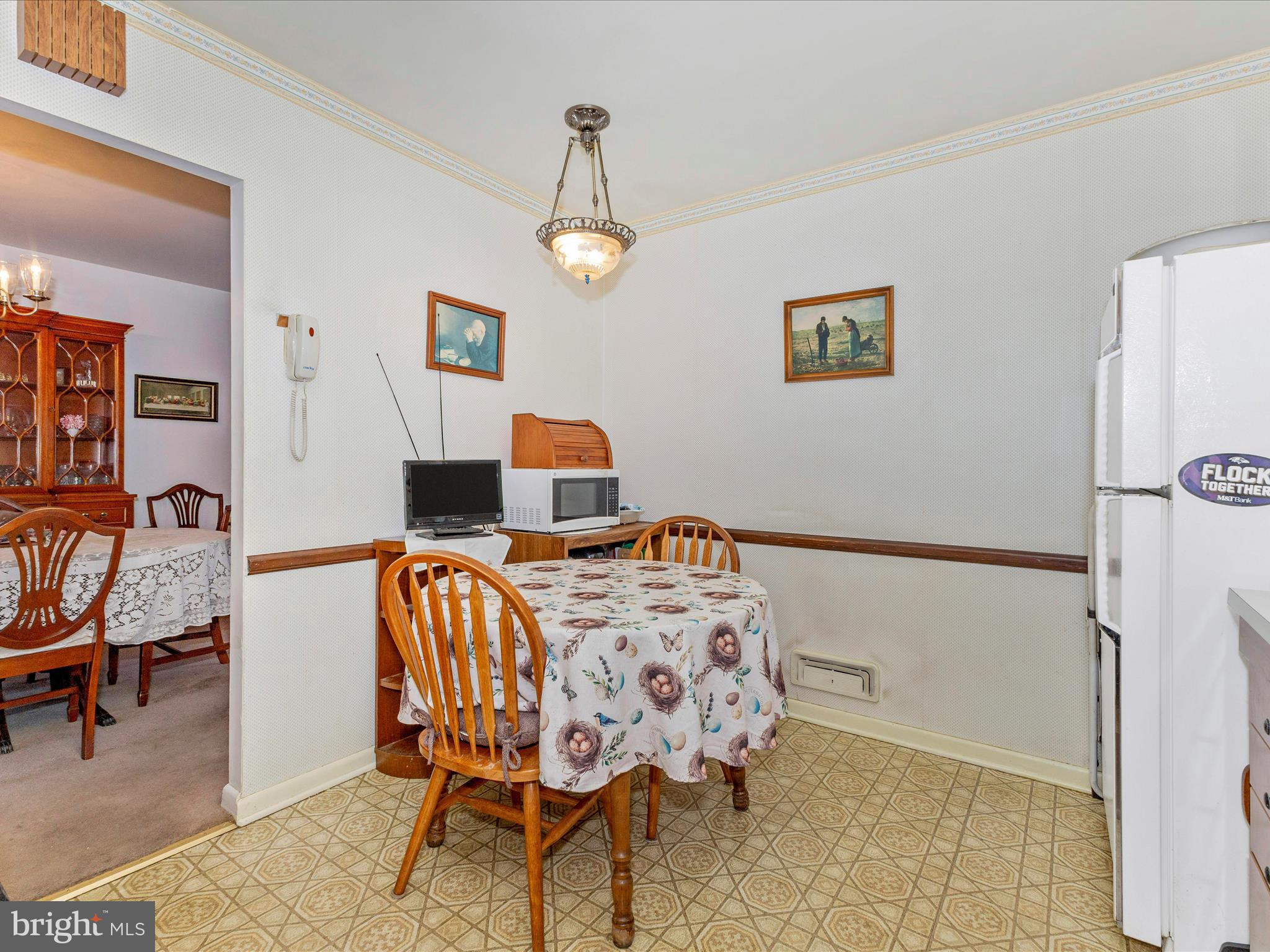 6529 Redgate Circle Baltimore, MD 21228 - Photo 11 of 40 Kitchen