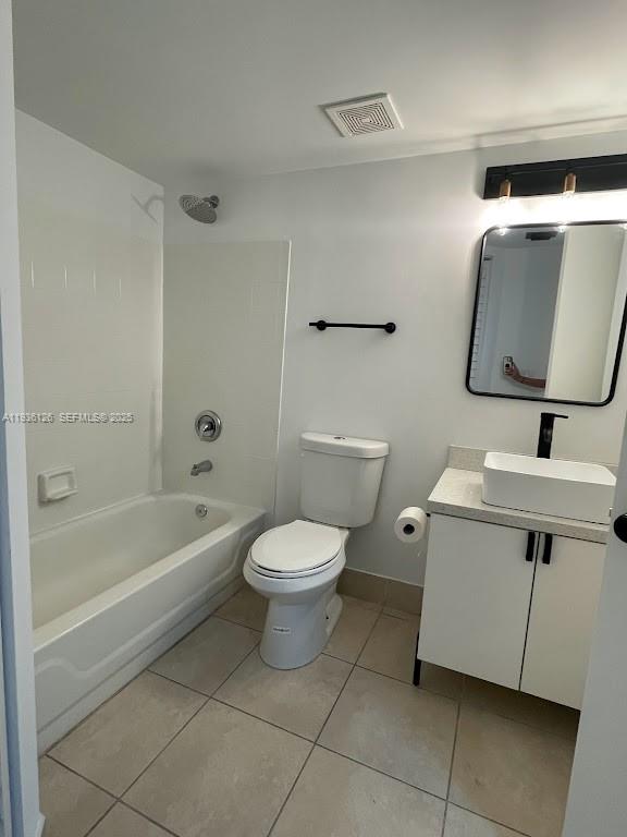 430 South Park Road, Unit 3305 Hollywood, FL 33021 - Photo 9 of 27 a bathroom with a sink a toilet and bathtub