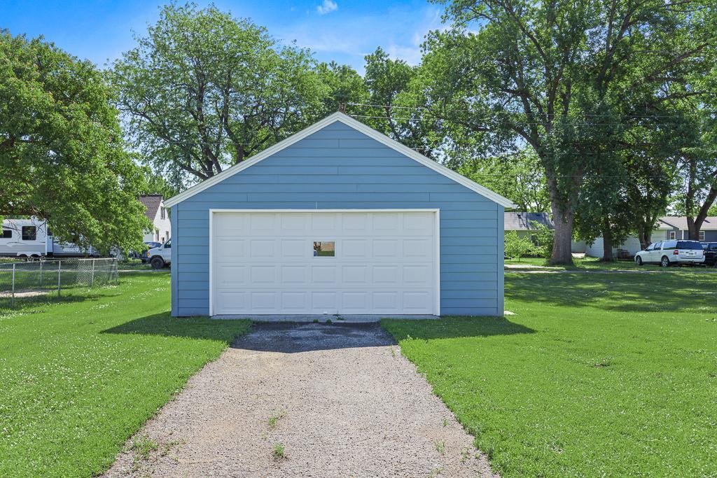 133 4th Street Dawson, MN 56232 - Photo 4 of 38