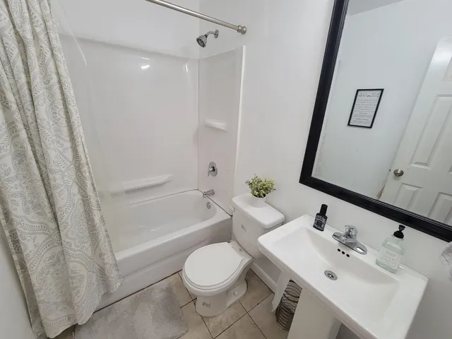 $2,400 | 404 Sable Court, Tallahassee, FL 32304