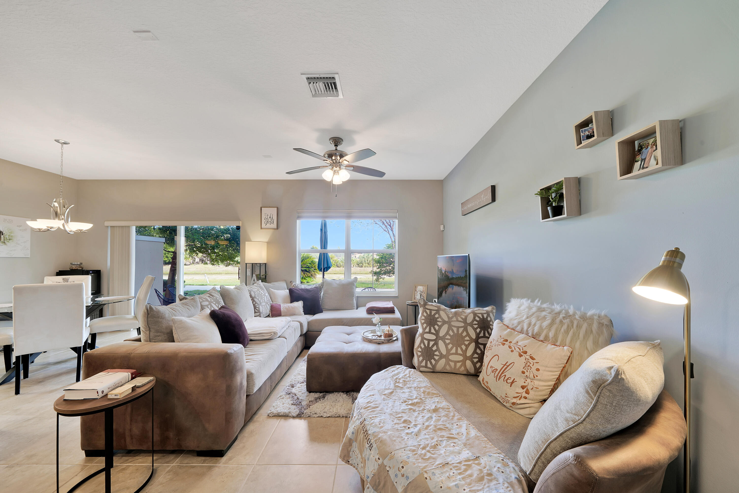 1834 Via Sofia Boynton Beach, FL 33426 - Photo 15 of 39 16632C73-432A-489B-A7C7-849932F92FF4