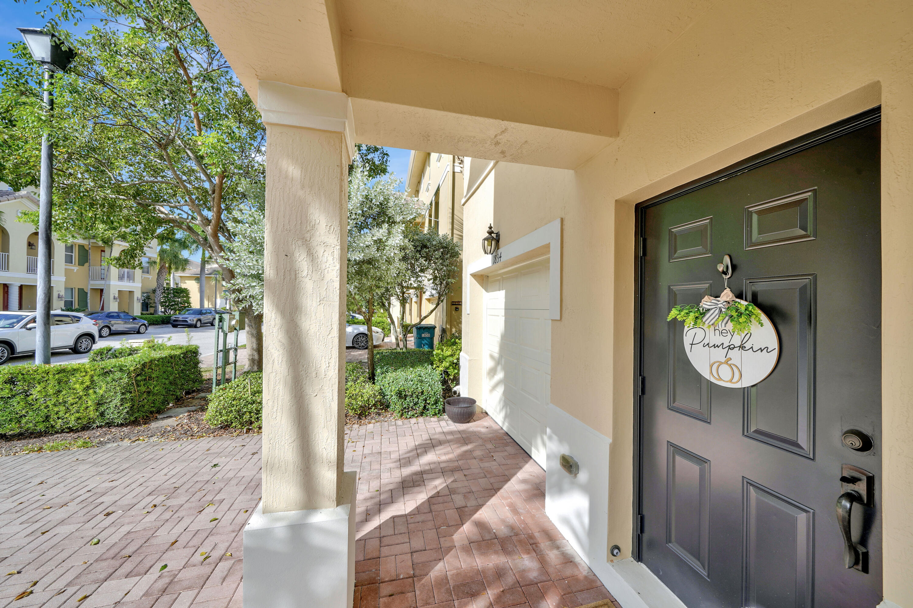 1834 Via Sofia Boynton Beach, FL 33426 - Photo 3 of 39 70EA4A1A-E7EE-43EE-A58E-8026CC6F6307