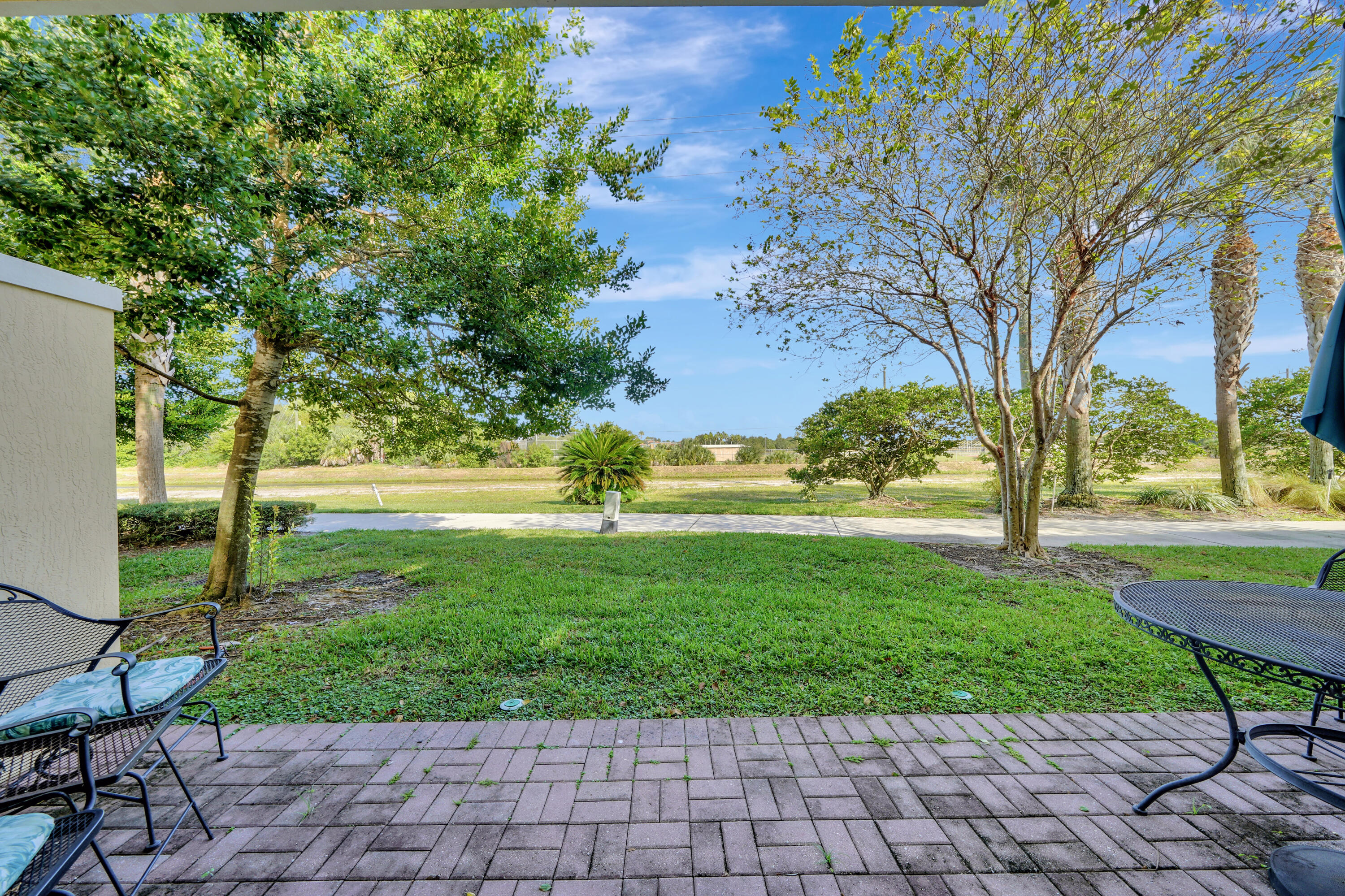 1834 Via Sofia Boynton Beach, FL 33426 - Photo 33 of 39 A24786B1-CFBC-4A1A-A60D-07D6771F529E