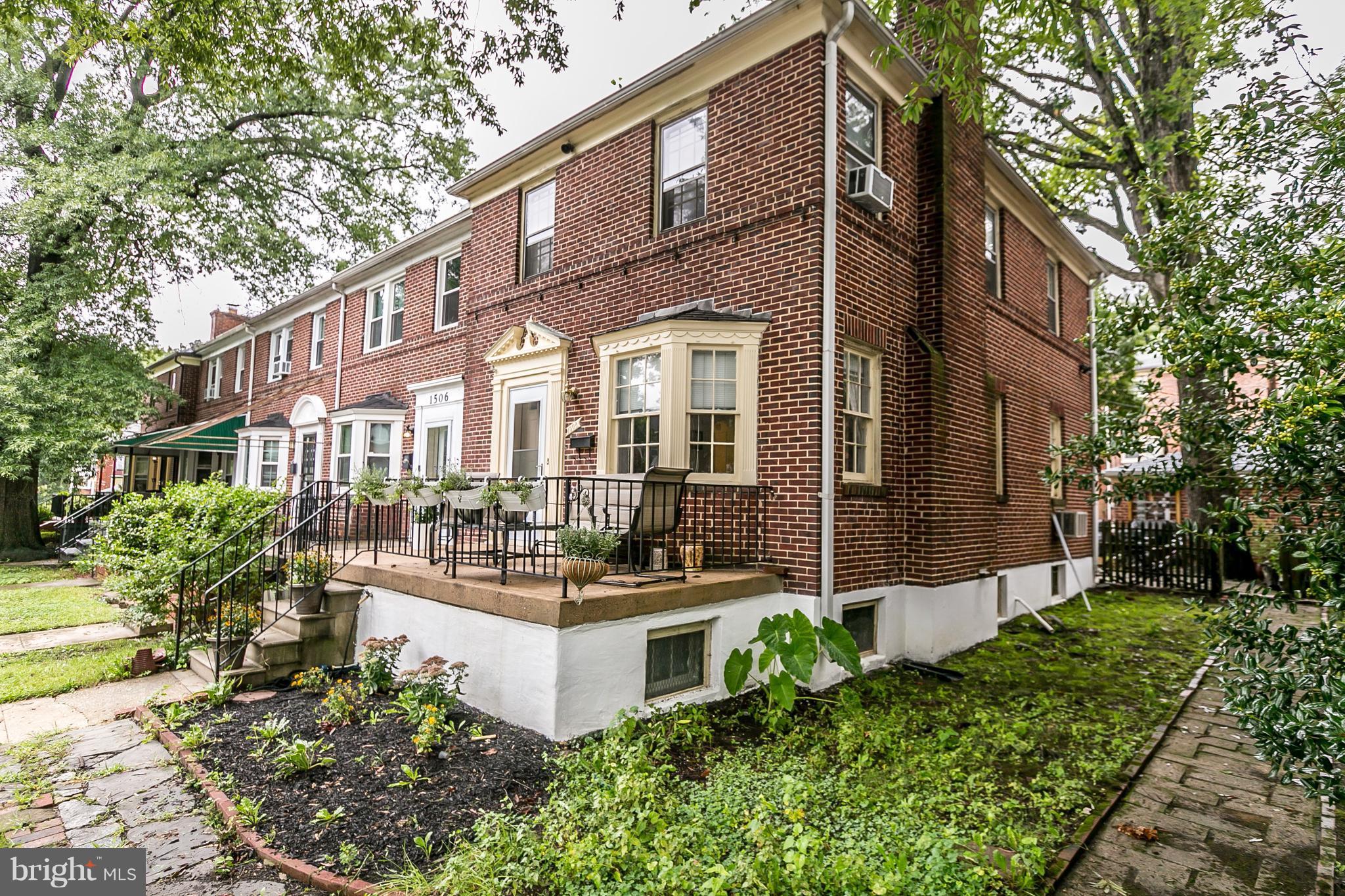 1508 Shadyside Road Baltimore, MD 21218 - Photo 2 of 28 End of group with side yard and landscaping