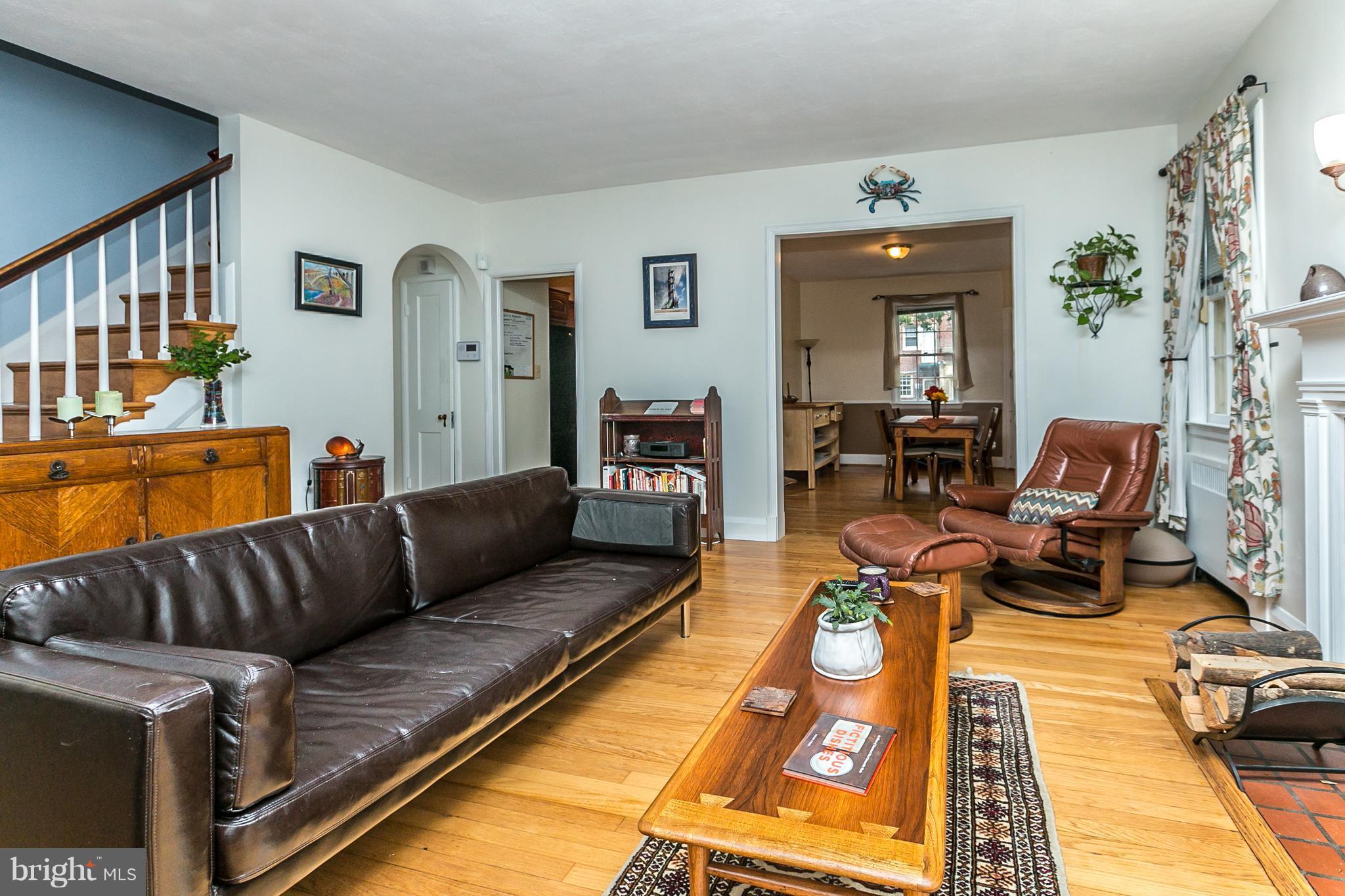 1508 Shadyside Road Baltimore, MD 21218 - Photo 6 of 28 Living Room