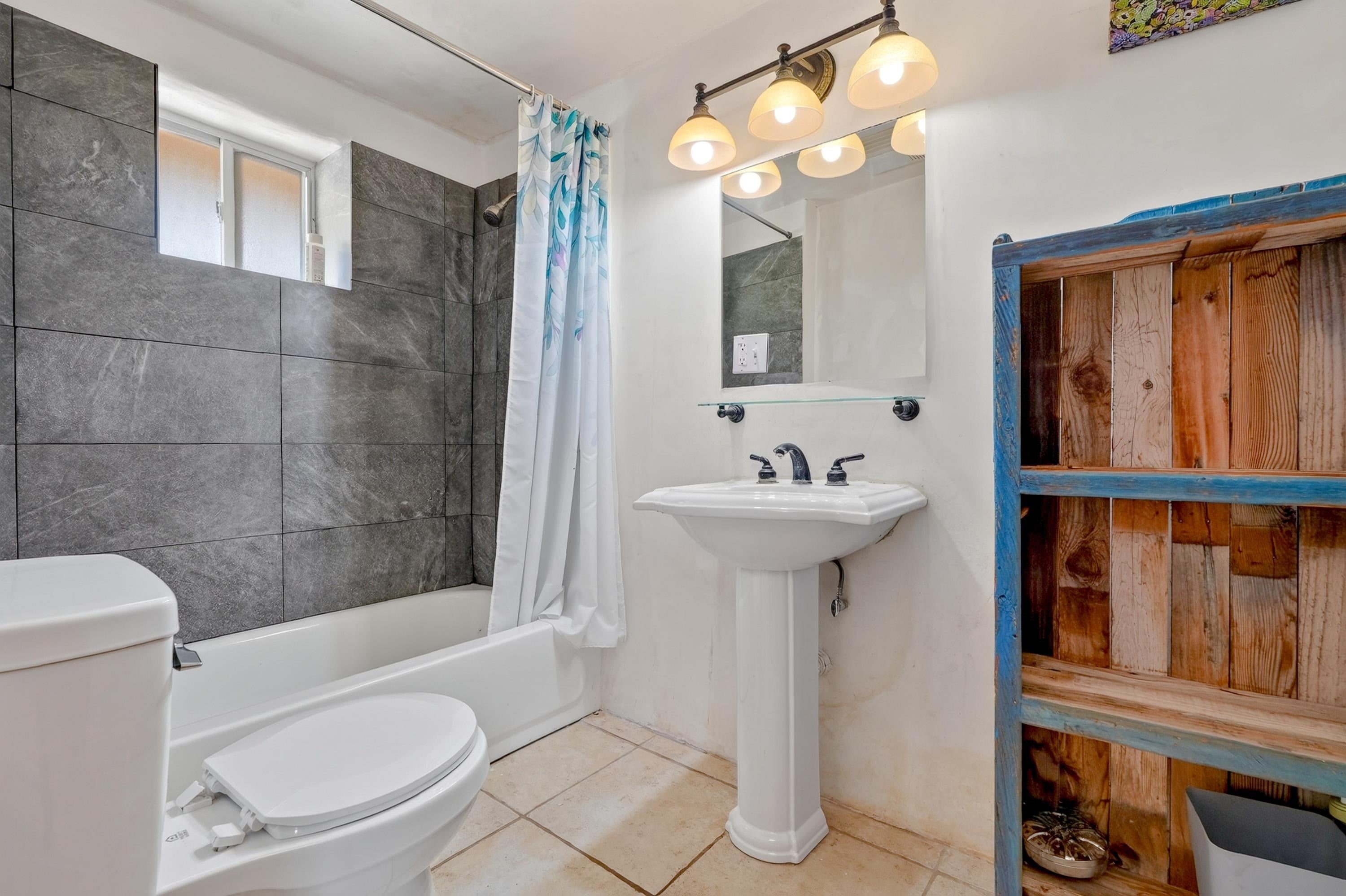 32 Valerio Road Ranchos de Taos, NM 87557 - Photo 16 of 27 Gallery Image 16