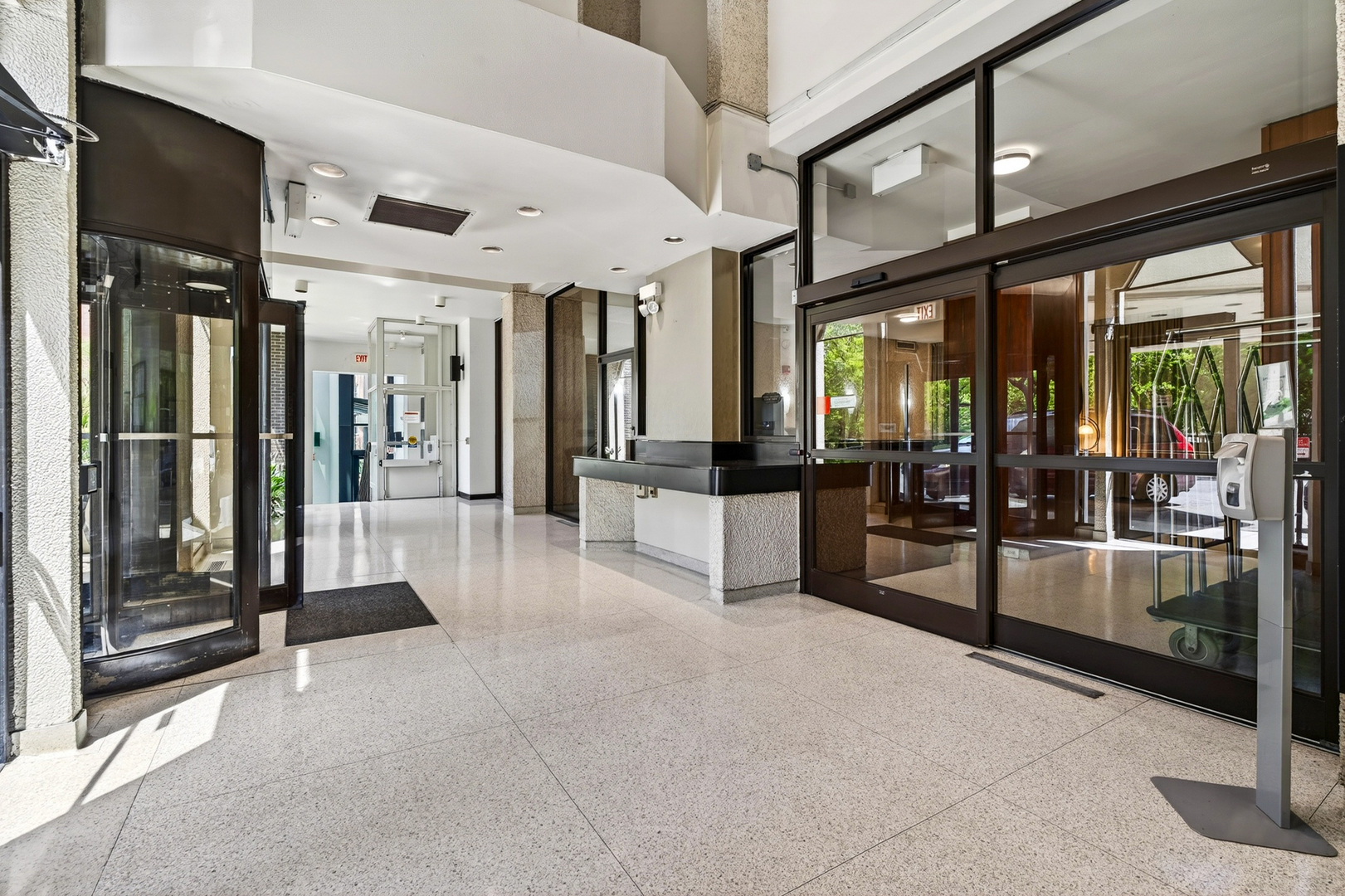 6007 North Sheridan Road, Unit 11G Chicago, IL 60660 - Photo 32 of 38