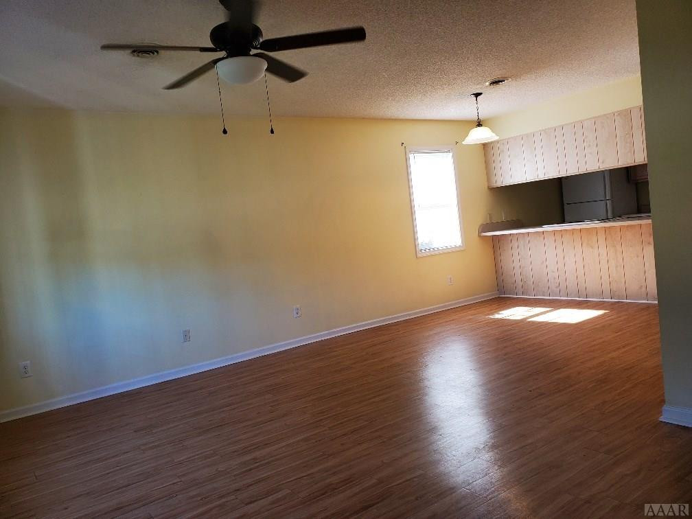 207 Old Oak Road Elizabeth City, NC 27909 - Photo 3 of 11