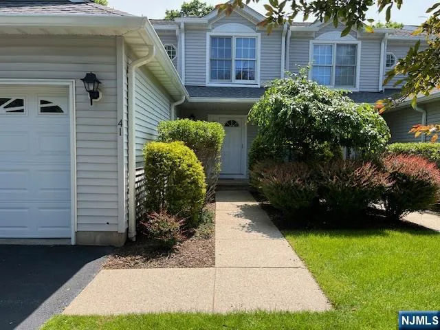 $715,000 | 41 Foxwood Square, Old Tappan, NJ 07675