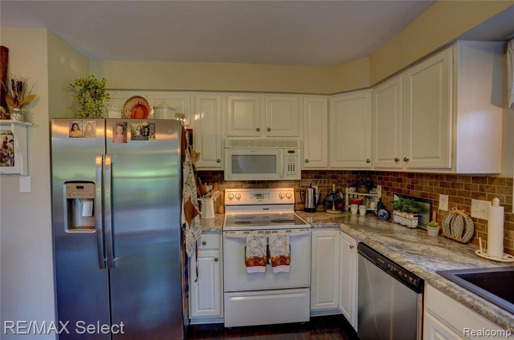 8224 North Genesee Road Mount Morris, MI 48458 - Photo 6 of 57