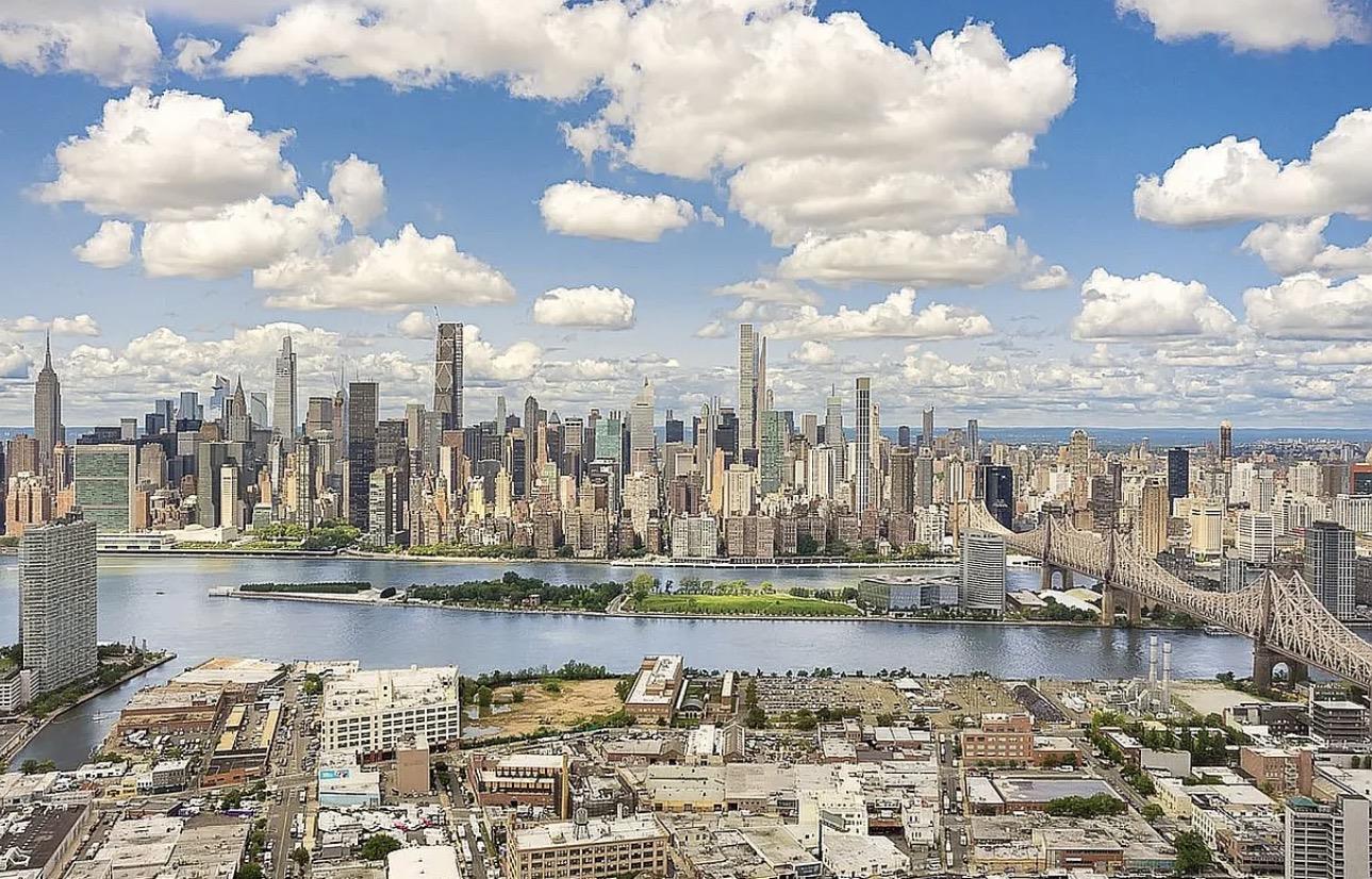 3 Court Square, Unit 4702 Queens, NY 11101 - Photo 2 of 5 a view of a lake