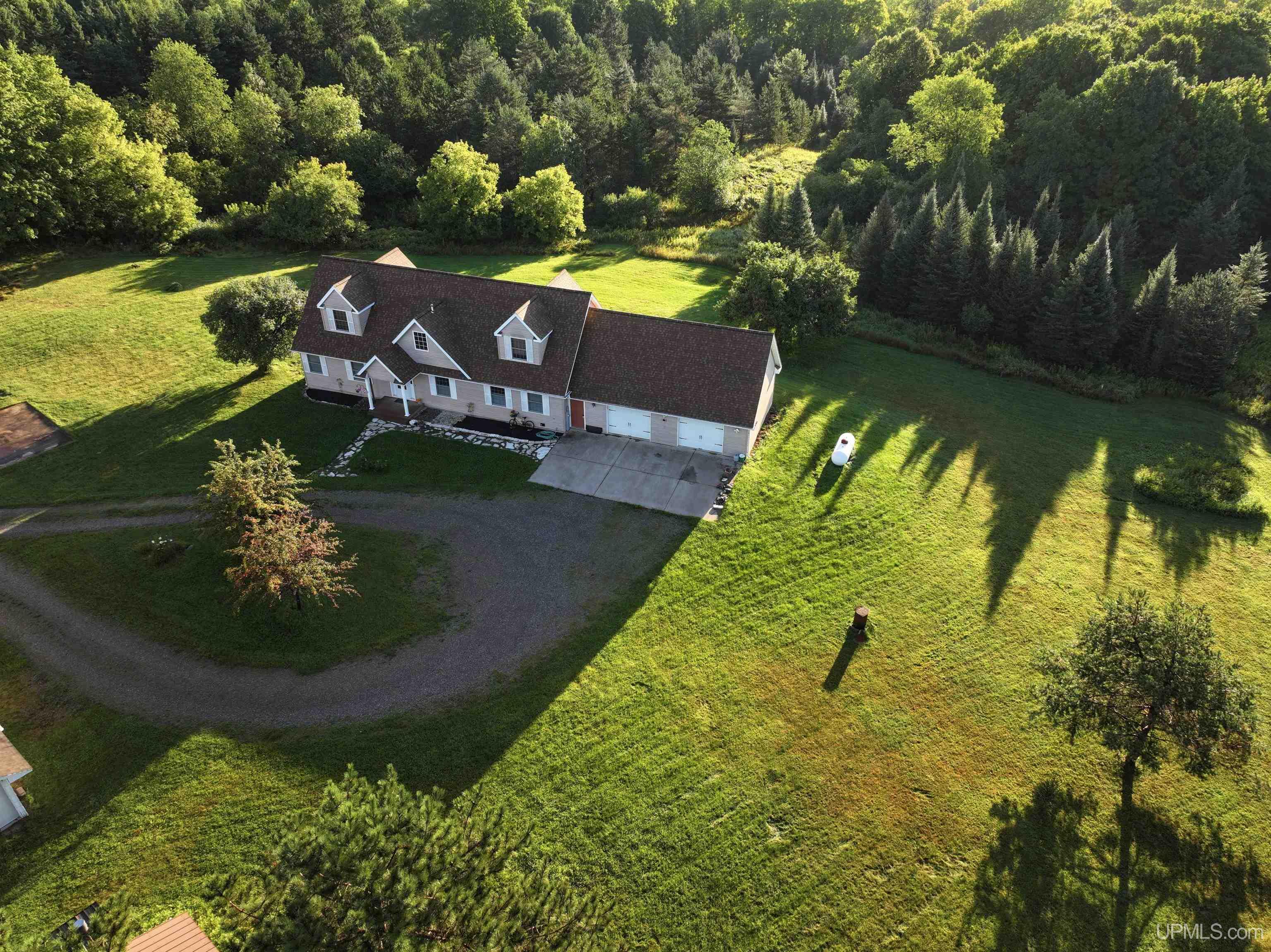 125 Baumgartner Road Iron River, MI 49935 - Photo 10 of 91 Gallery Image 10