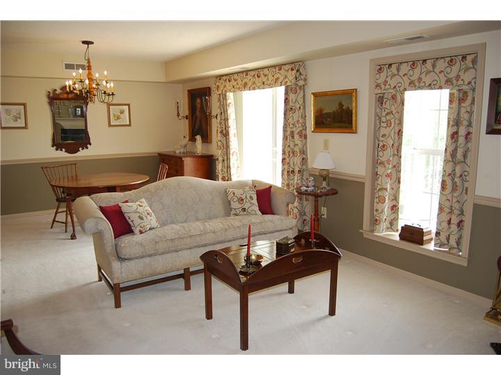 424 Brandon Road Norristown, PA 19403 - Photo 8 of 16 Living Room