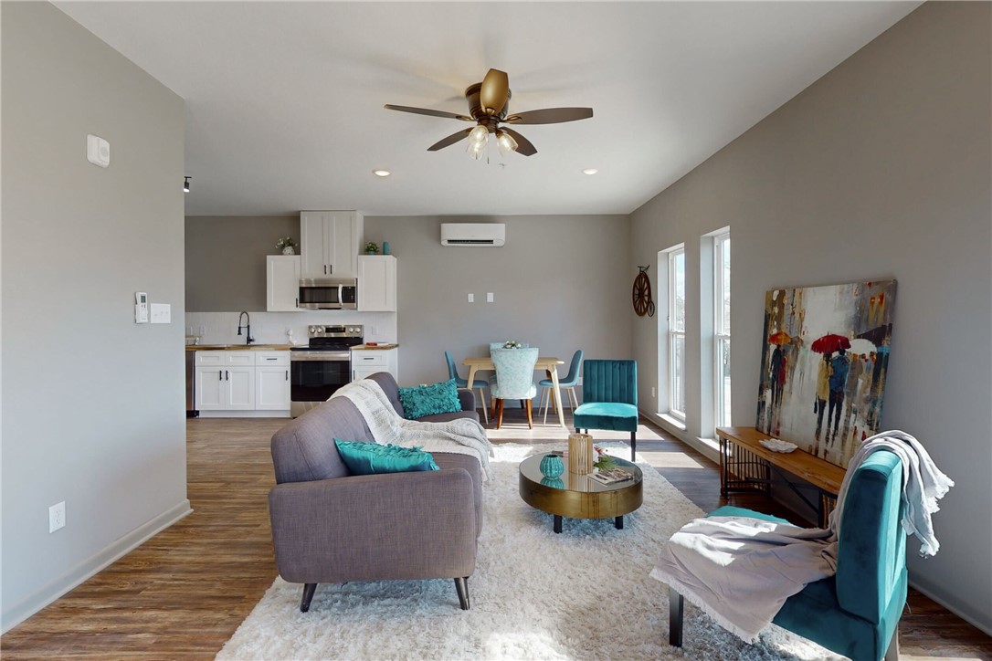 101 West 33rd Street, Unit 306 Bryan, TX 77803 - Photo 2 of 15