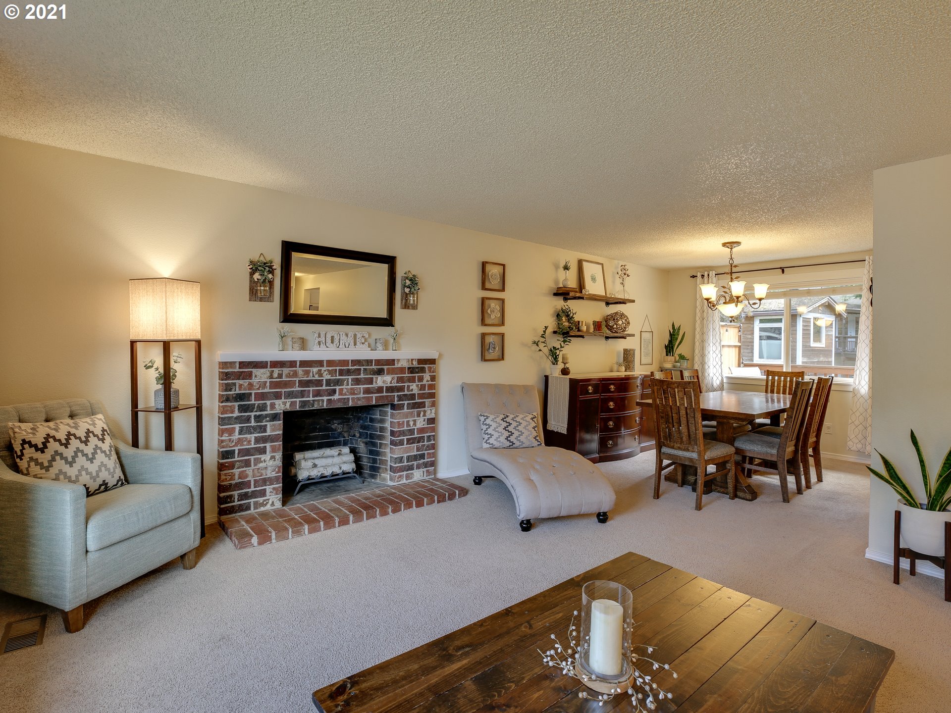 7305 Southwest Sorrento Road Beaverton, OR 97008 - Photo 4 of 28 Gallery Image 4