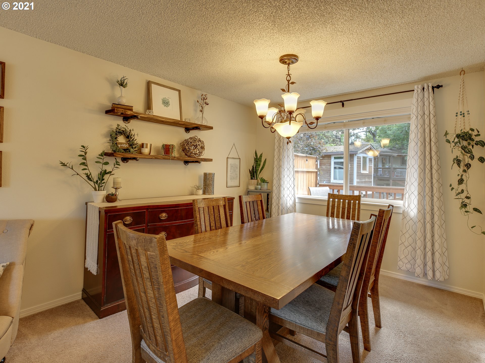 7305 Southwest Sorrento Road Beaverton, OR 97008 - Photo 6 of 28 Gallery Image 6
