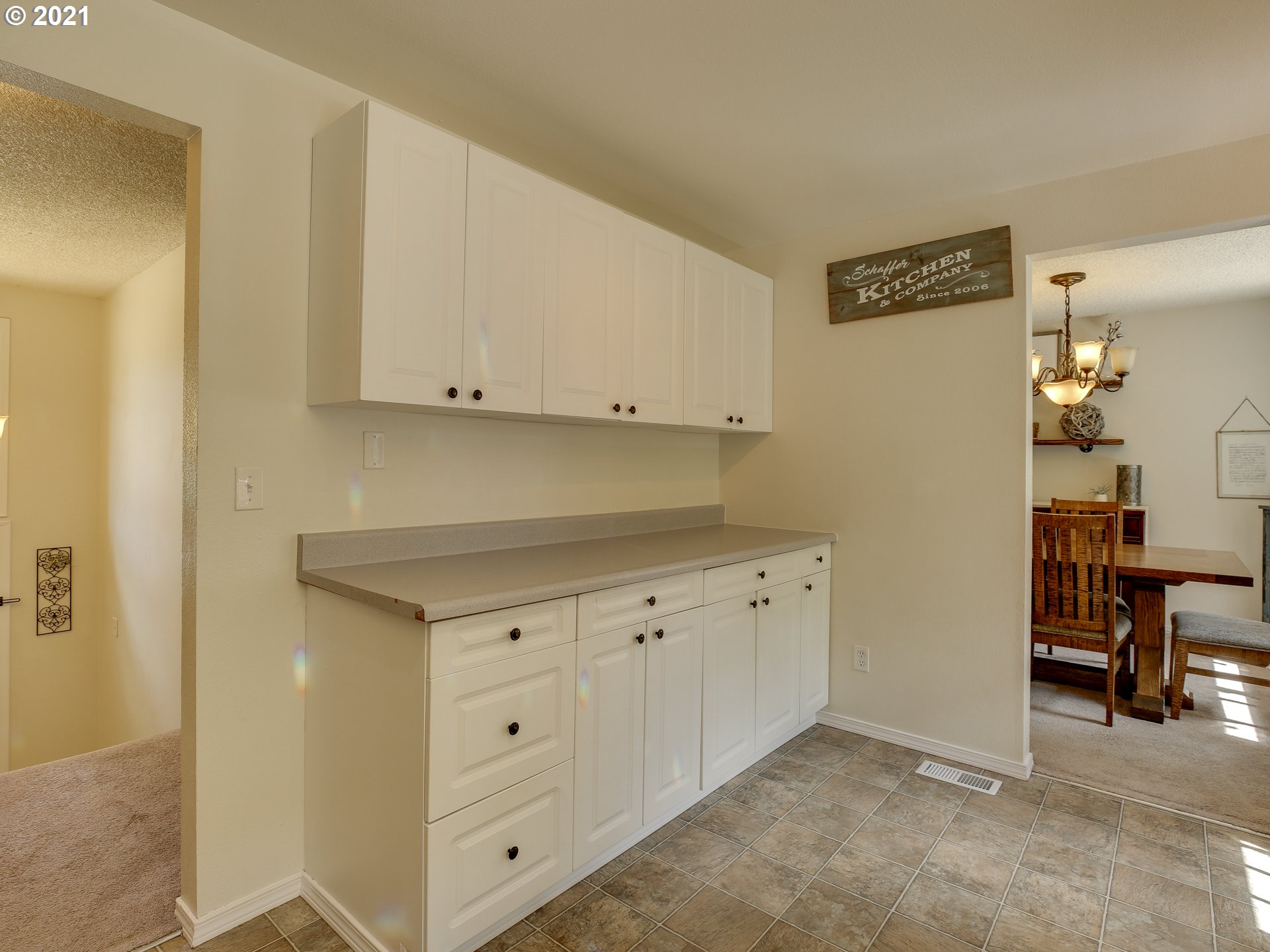 7305 Southwest Sorrento Road Beaverton, OR 97008 - Photo 9 of 28 Gallery Image 9