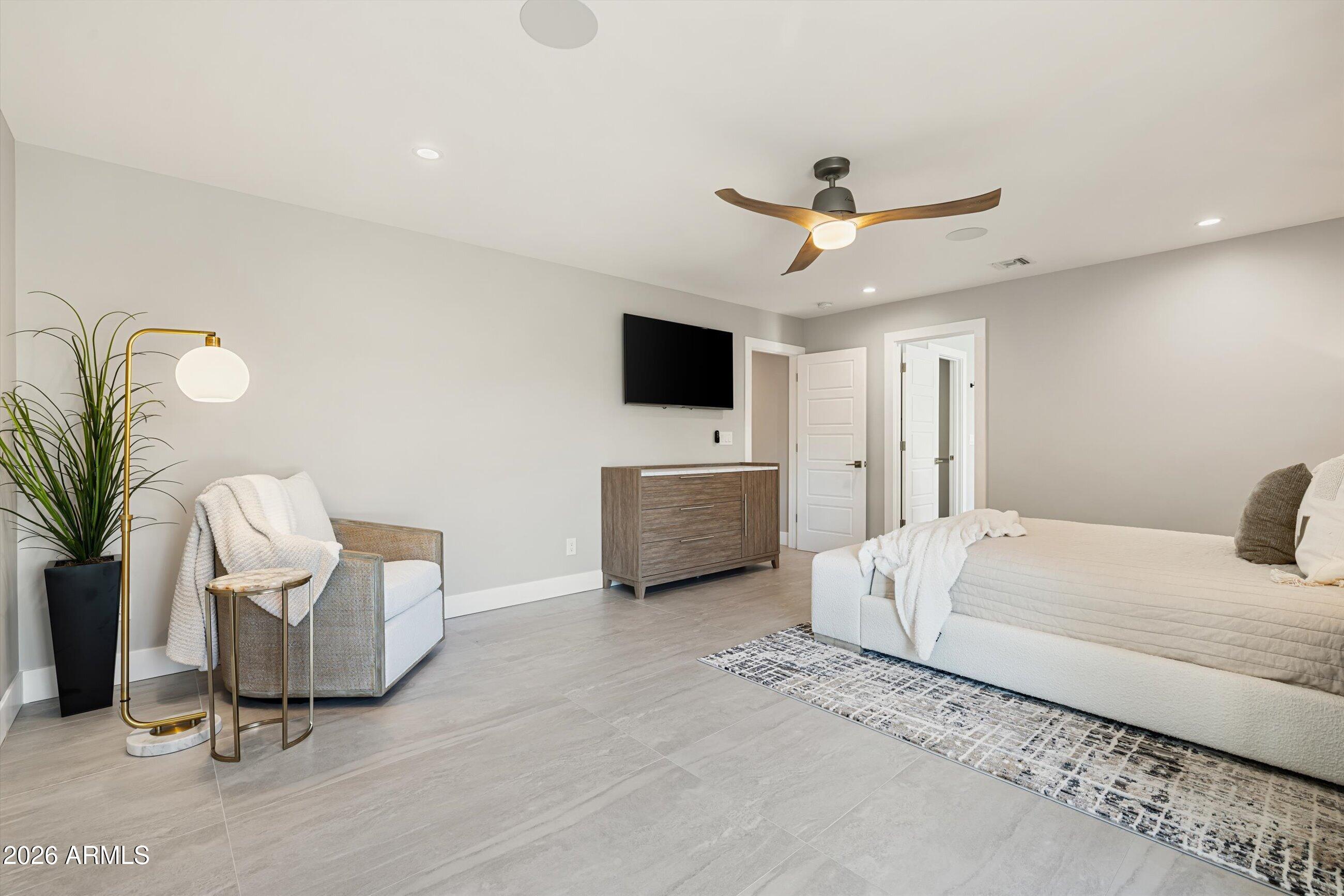 6111 East Hearn Road Scottsdale, AZ 85254 - Photo 25 of 40 Guest Suite I