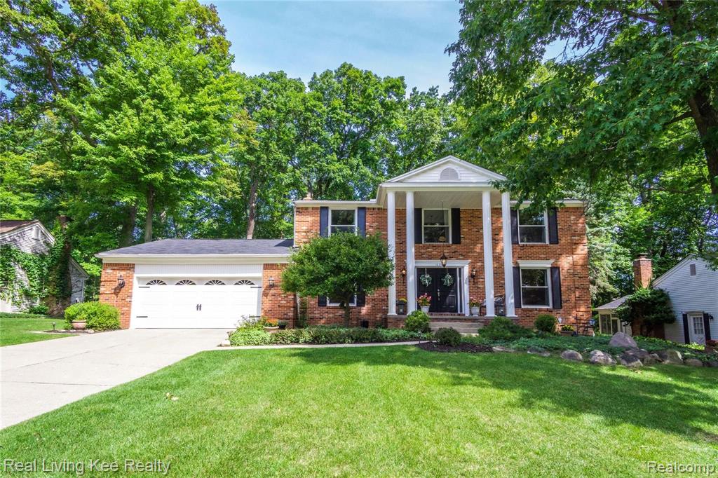 1635 North Kilburn Road Rochester Hills, MI 48306 - Photo 1 of 62