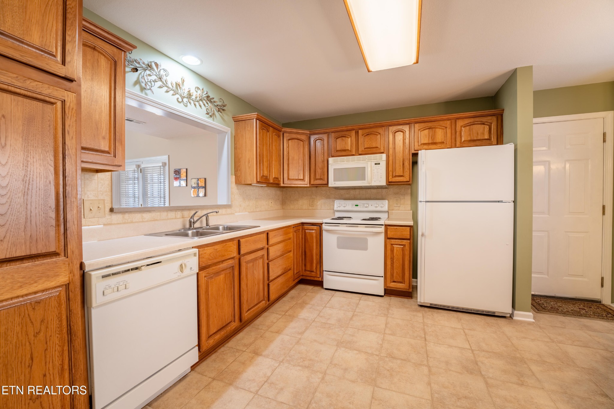 7546 St Baron Way Powell, TN 37849 - Photo 9 of 46